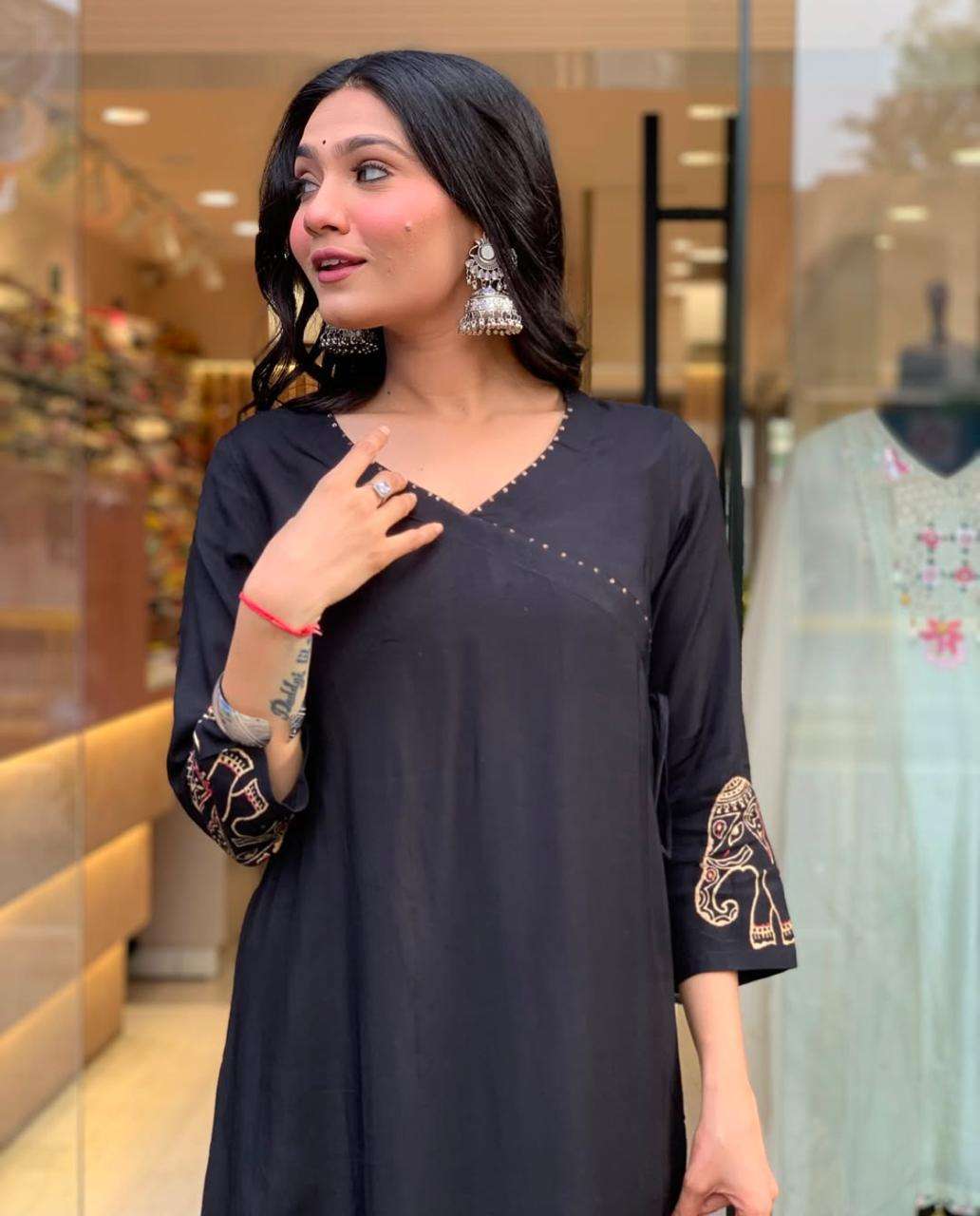 Women's Rayon Embroidered Straight Kurti With Pant Set - Image 2